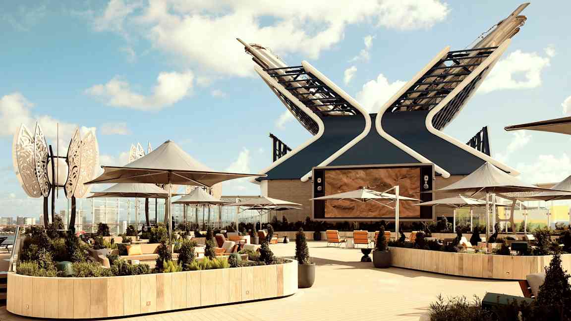 Et moderne udendørsområde med parasoller, siddepladser og planter på et krydstogtskib. (AI-genereret tekst)