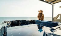1-værelses lejlighed med stor balkon og havudsigt