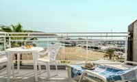 1-værelses lejlighed med stor balkon og havudsigt