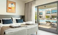 3-værelses Royal Family Pool Suite med stor terrasse med direkte adgang til privat, delt pool
