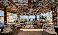 Nyd den fine udsigt fra hotellets Beach House