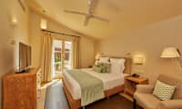 Suite med to rum og privat have