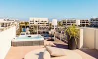 Juniorsuite med stor tagterrasse og boblebad / Suite med to rum, stor tagterrasse og boblebad
