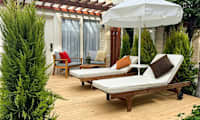 Mindre Prime Lounge Suite med stor terrasse mod haven