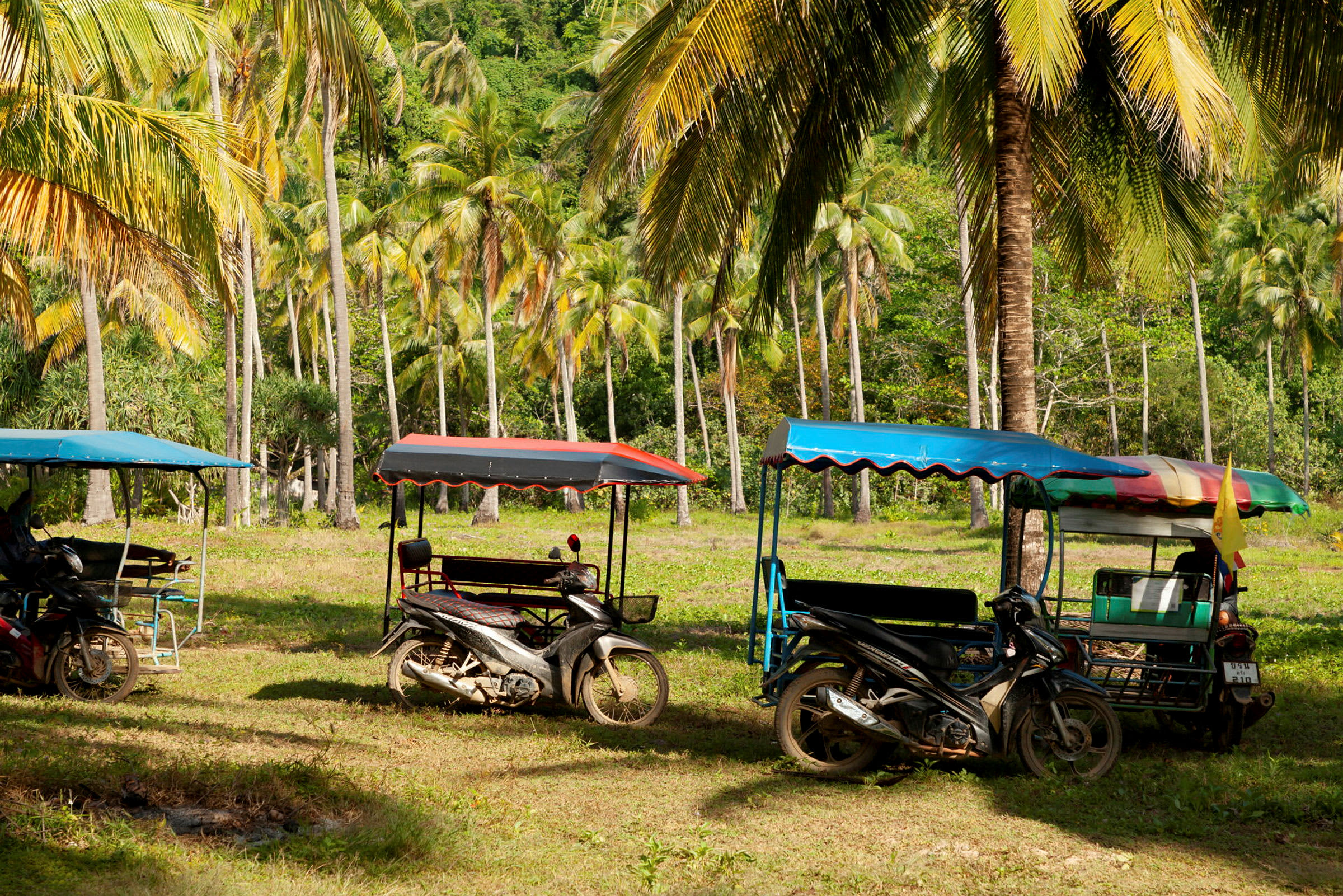 Charlie Beach, Koh Mook