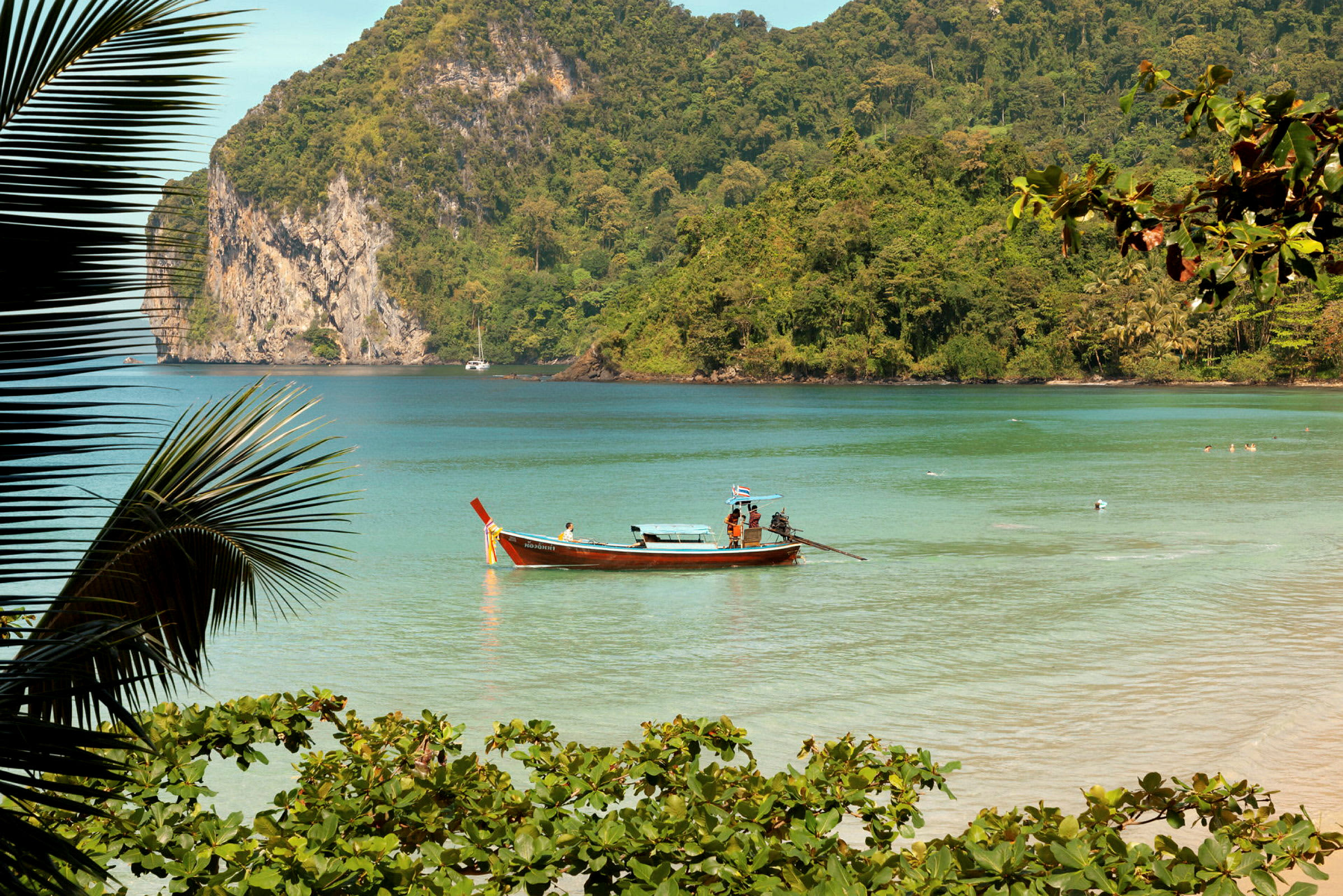 Charlie Beach, Koh Mook