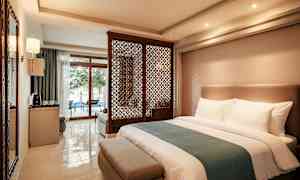 Juniorsuite mod havet med direkte adgang til privat, delt pool