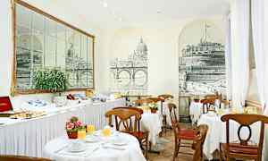 Et spisestue med dækkede borde, stole og en buffet med mad. Væggene har kunstmotiver, der forestiller bygninger og broer. (AI-genereret tekst)