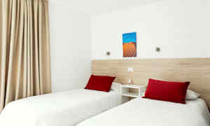 2-værelses lejlighed mod søen / 2-værelses lejlighed med balkon eller terrasse