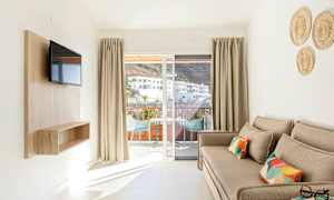 2-værelses lejlighed under poolområdet