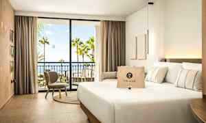 Juniorsuite med balkon og begrænset havudsigt