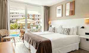 1-værelses Prime Pool Suite med direkte adgang til privat, delt pool