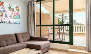 2-værelses lejlighed i to etager med balkon