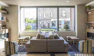 Siddeområde i lobbyen