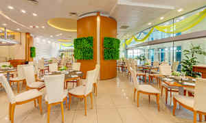 Buffetrestaurant med lokale och internationale retter