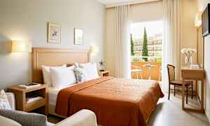 Dobbeltværelse med balkon mod haven