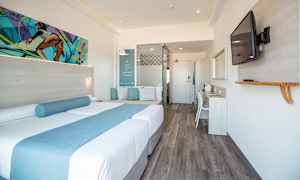 Dobbeltværelse med begrænset havudsigt / Dobbeltværelse mod poolområdet