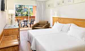 Dobbeltværelse mod poolområdet