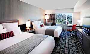 Dobbeltværelse. Her med to dobbeltsenge, queen size