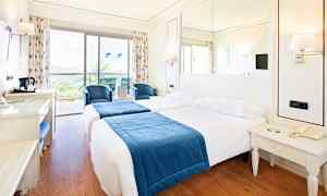 Dobbeltværelse med havudsigt