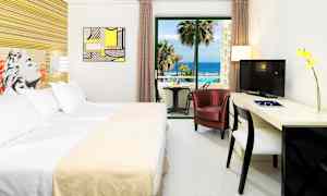 Dobbeltværelse med havudsigt