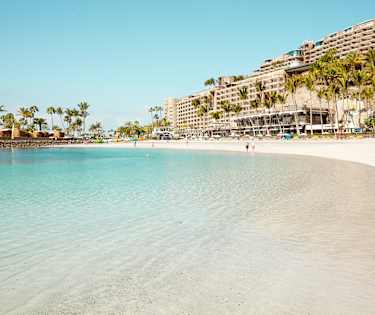 Caribisk, hvidt sand og turkisblåt vand!