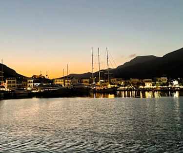 Aftentur til øens hovedby