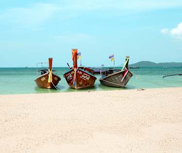 Nyd solen og bad i den thailandske  skærgård