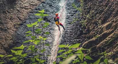 Climbo Canyoning i regnskoven