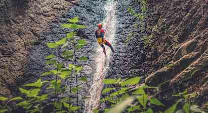 Climbo Canyoning i regnskoven