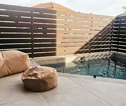 1-værelses lejlighed med privat pool