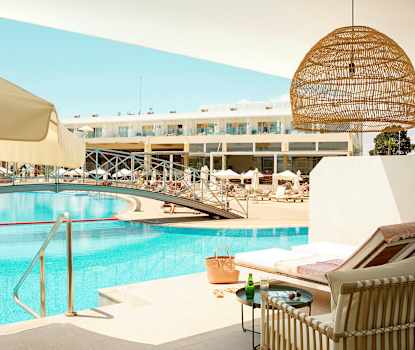 2-værelses Prime Pool Suite med terrasse med direkte adgang til hotellets pool