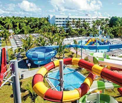 På Punta Cana Riu Resort findes vandlandet Water Splash World med seks vandrutsjebaner
