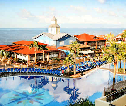 Poolområdet med poolbar og den mexicanske a la carte-restaurant på Tenerife-området