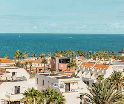 Eksempel på udsigt fra en 1-værelses lejlighed på de øvre etager (5 og 6) mod poolområdet