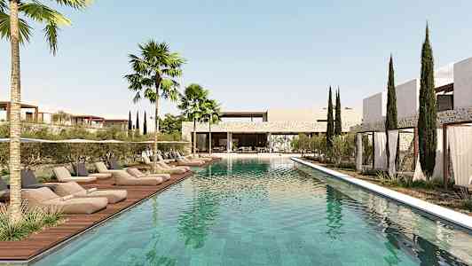 En stor pool omgivet af liggestole og palmer på et hotelområde. (AI-genereret tekst)