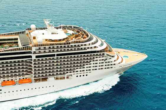 Et krydstogtskib til havs. (AI-genereret tekst)