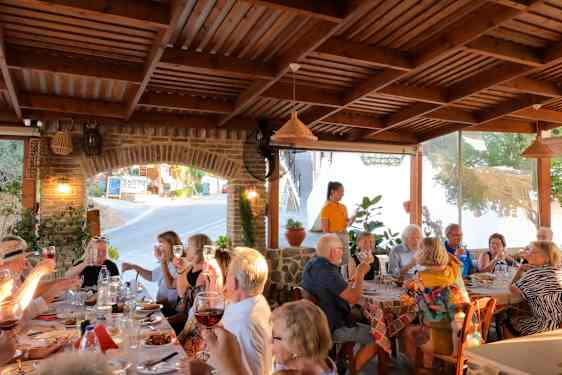 CHQ Meze full and happy (MEMG)