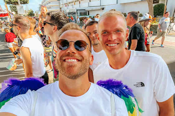 God stemning ved Pride i Maspalomas