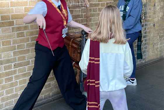 Personalet er med til at tage et godt foto