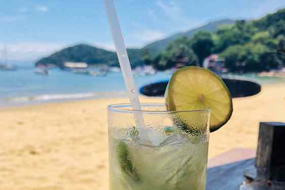 En drink på stranden