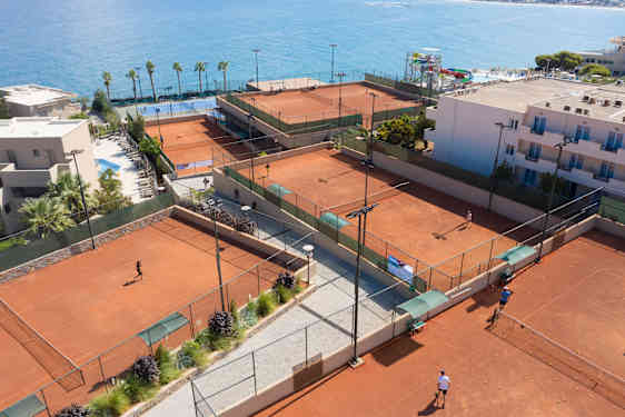 Tennisanlæg på Nana Golden Beach