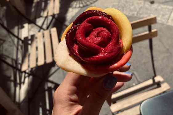 Is, der ligner en rose