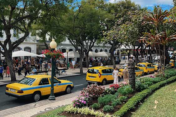 taxier på stribe i funchal