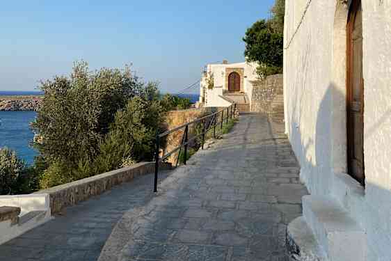 Hvid bygning i Lindos