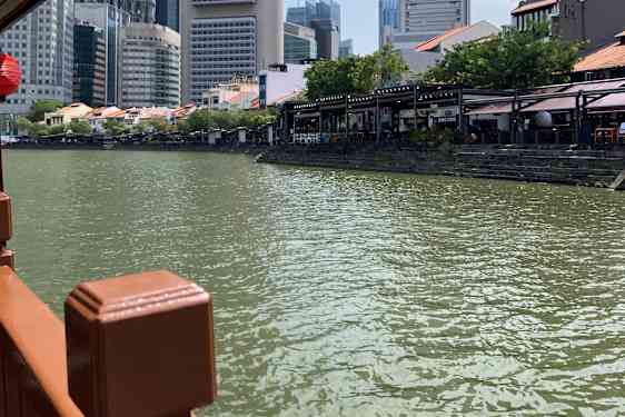 Bådsightseeing på Singaporefloden