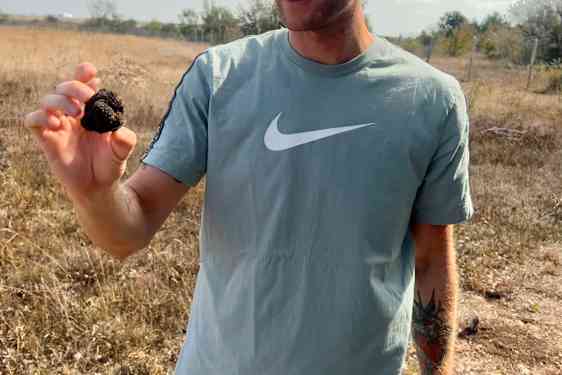 Mathias holder en trøffel