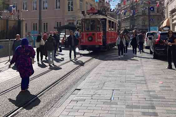 Sporvogn på İstiklal Caddesi