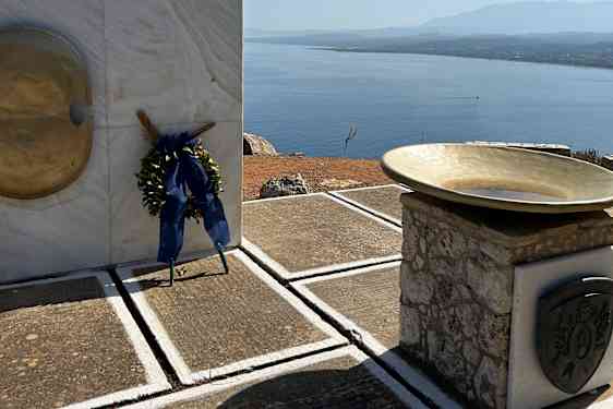 Mindesmærket for de græske kadetter, som faldt ved slaget om Kreta