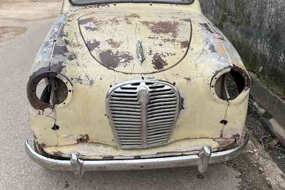 Hærget bil, der nok ikke kan køre